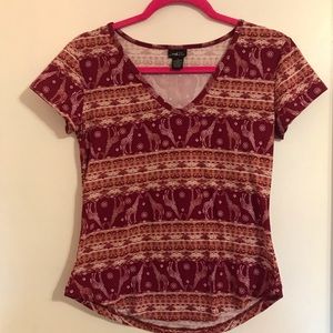 Fitted V-neck t-shirt